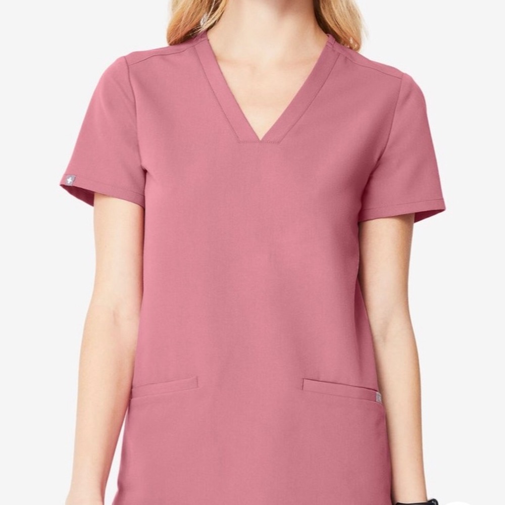 Women’s Figs Casma 3 pocket scrub top- mauve- Sz M